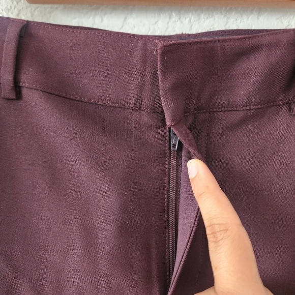 Vince Wool Burgundy Slim Trouser Pants Contemporary Business Casual Modest 8 - Picture 9 of 13